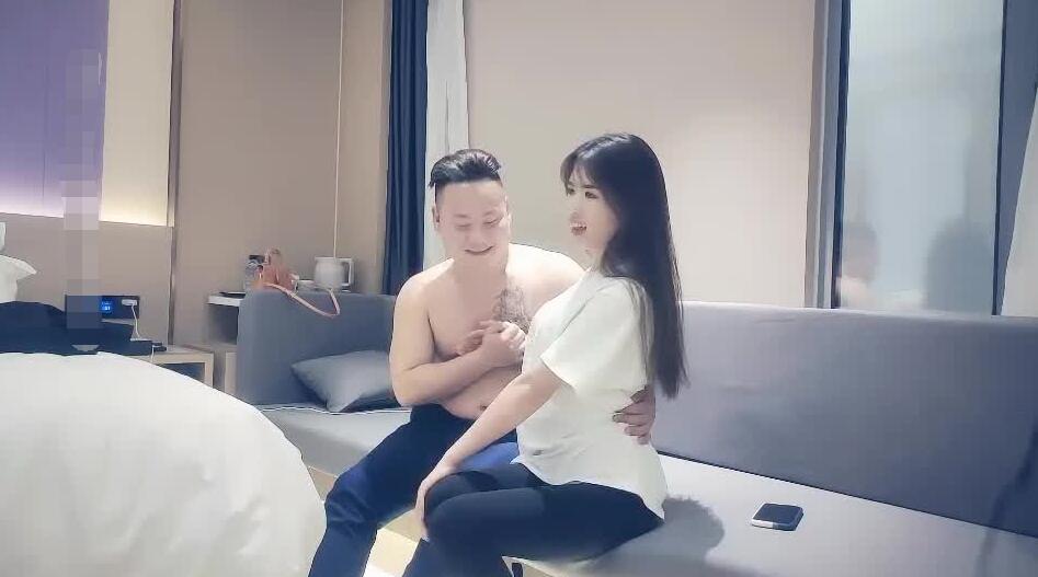 [主播探花] 2021-04-15 赵总探花04-15兔牙小美女