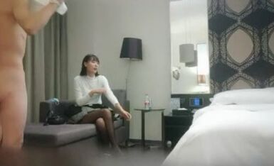 【利利坚辛苦】，近期爱上大长腿了，外围场女神，175cm极品车模 1