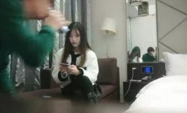 【干净利速】，168cm高挑长腿，清纯外围女神，裸吹，滑套，后入猛操，夜夜笙歌欢愉，精品不断