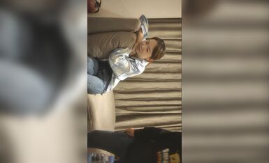 【我有一台拖拉机】网聊奔现，珠宝行业良家少妇，吃完饭再回酒店操逼，少妇有点抗拒强行扒掉，吃药加持尽情输出