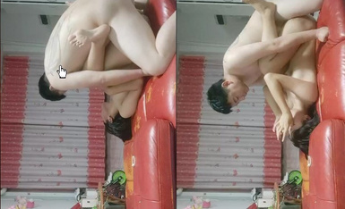 【大内密探008】，02后兼职嫩妹，发育真不错，这大长腿挺直，抠逼口交后入4