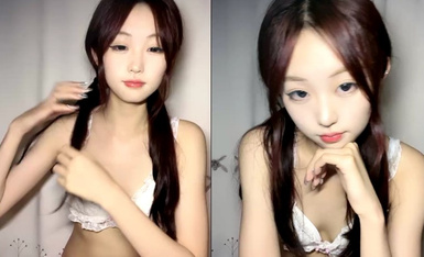 纯欲系天花板美少女！笑起来甜美！全裸诱惑，贫乳小奶子，扭动细腰展示，掰开微毛超紧致小穴