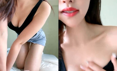 重磅推荐！刚下海 让人眼前一亮的重庆某公司职员骚货女神【首次做爱秀就被内射】妹子身材非常棒，老公一边吃奶一边无操她 (2).