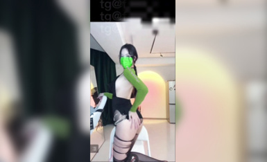 【抖音重磅】人氣女神【草莓小甜心】首次超大尺度露三點【丁姐直播】9月 (9)