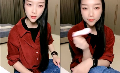 才艺气质美女！钢琴边弹边唱！脱光光弹，肉感身材自慰，跳蛋塞入揉穴，展示淫荡的一面