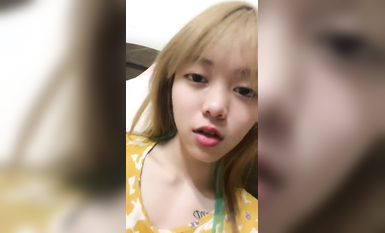 推薦！美乳學生親戚家大秀~【百事可愛】姑媽還在睡覺~ (6)