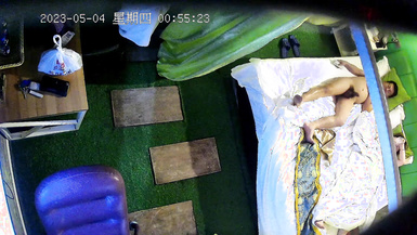 2023-5-4流出情趣酒店稀有房偷拍 同事之間偷情男女下班後開房過夜前戲途中男的裸著身體去拿了個外賣