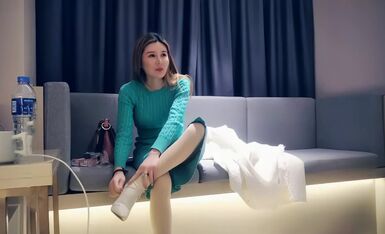 男魔小天探花高颜值绿色长裙御姐，掰穴舔逼近距离拍摄站立侧入后入大力猛操