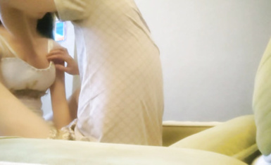 2023-11-21【高質量技師】顏值白裙妹妹，騎在身上按摩，掏出白嫩柰子隨便摸，趴在身上胸推