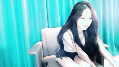 最純欲的女神【不純學妹 靈靈】最新視頻，換平台了 還是那麼極品，苗條頂級身材 絲襪美腿！超大尺度自慰，超級騷會挑逗 (3)