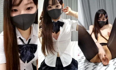 剛下海就被操的超級嫩妹清純蘿莉【18歲清純學妹】露臉 非常好看！170CM高挑的身材，修長的美腿大長腿，磨磨唧唧很靦腆 (3)