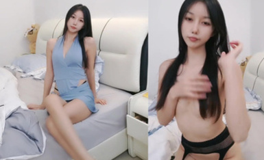 聖誕核彈推薦，12月人氣榜第一名【二貨虎豹騎】模特下海，極品美腿俏麗容顏，畫質一流不開美顏，靠的就是這張臉！ (2)