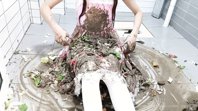 淫欲反差少女【Lt774523412】可爱小骚母狗被爸爸玩坏了，白白嫩嫩的小可爱被彻底沾污，楚楚可怜美少女被操到高潮迭起！视觉反差