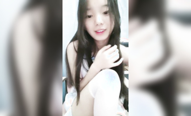 清纯少女自慰自拍