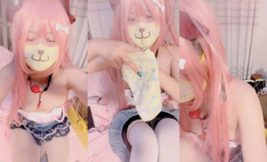 武漢18歲【少蘿沒人愛】騷舞拳交~刮毛囚籠~多道具自慰！ (4)