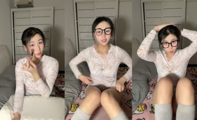 2024年1月新作 學生妹宿舍的香艷一刻【愛吃小布丁】大屁股又白又嫩，逼逼肥美，道具插穴叫出聲了 (6)