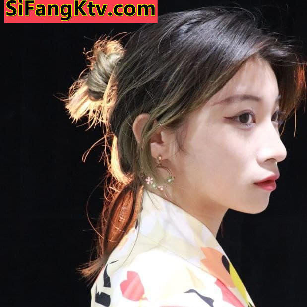 年轻的新婚夫妻生活照淫照自慰视频流出 2