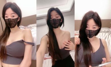 【00後的模特菲詩】爆乳車模~道具自慰超級騷 留白漿高潮 沾得假屌上全是白漿 (2)