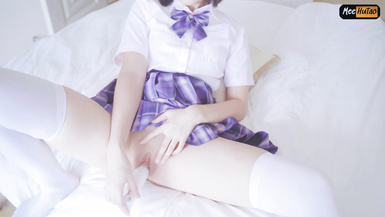 米胡桃(meehutao) JK制服,震動棒抽插自慰！整根塞滿！好多水超級羞恥！會旋轉的震動棒