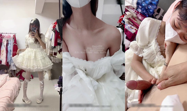 千嬌百媚美少女【軟軟兔Lt774523412】白色芙拉小姐全程lo鞋 被大雞巴哥哥站立後入 小騷穴太敏感被操尿了，美腿絲襪 白色美裙 美極了