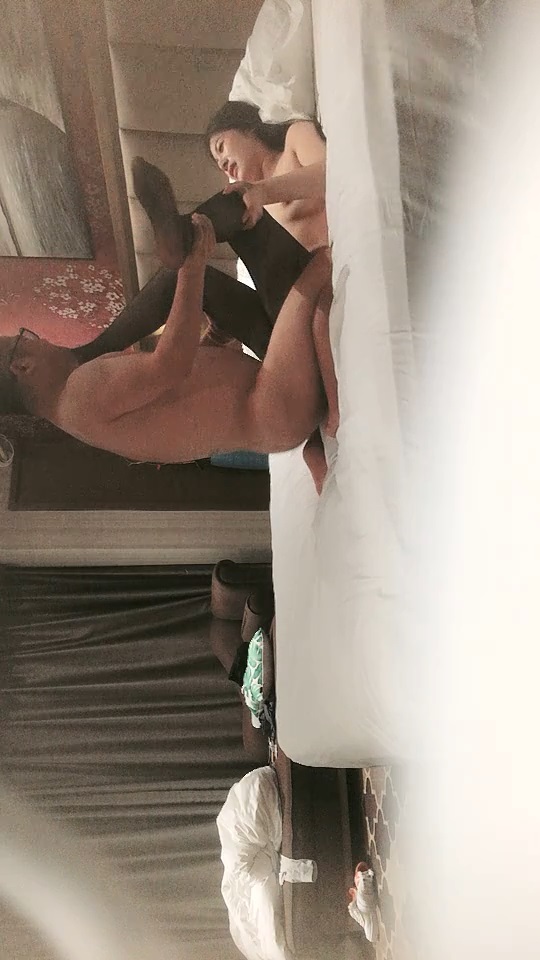 【渣先生探花】，今夜约操00后，高端外围场，黑丝高跟，大长腿美乳极品女神，高清源码录制