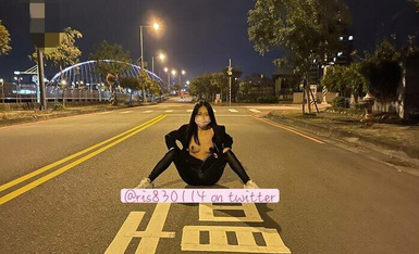 2024年，台灣牙套美女【RayRay 芮芮】推特福利，超市大奶露出，雙管齊下3P啪啪啪，難得露臉 (2)