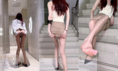 最新7月VIP福利，推特極品長腿苗條燒婊子【橙子】肛塞大陽具邊走邊搞，絲襪塞逼帶出好多騷水，大街上紫薇邊走邊尿 (1)