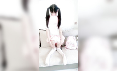 超嫩 露臉卡哇伊小蘿莉母狗【小雯寶寶 (幼凜) 】長得越乖 玩的越嗨，輕輕一操就哼哼唧唧的一使勁兒感覺就操破了一樣 (4)