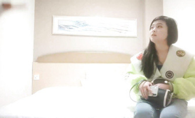 神似xx，漂亮外圍女神，溫柔配合剛下水，新鮮騷逼隨意抽插，精彩勁爆必看佳作