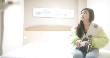 神似xx，漂亮外圍女神，溫柔配合剛下水，新鮮騷逼隨意抽插，精彩勁爆必看佳作