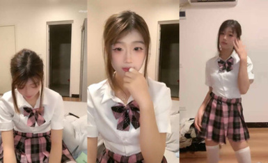 【佳佳不吃大】極品女！青春期叛逆美女大尺度裸舞秀，白絲穿起，性感到流鼻血。