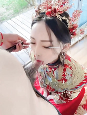 〖淫靡婚紗母狗新娘〗新婚當天前男友過來扒開婚紗進入 穿著白色婚紗裙淫盪的服侍他人，被他人侵犯，是否會讓你想起她穿聖潔婚紗時的樣子(2)