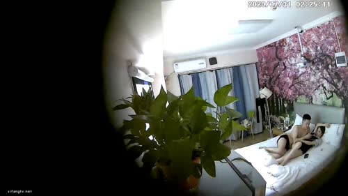 真实偷拍连锁酒店内，高质量的情侣开房纪实