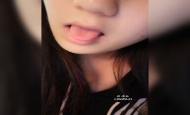 白色内裤塞逼自慰抠逼高潮喷了好多水啊720P高清