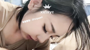 高顏值女神 我小穴還被其他男人插過 他還射我嘴裡了 最後吞精 (3)