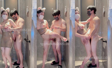 推特晴寶 頂級騷貨顏值女神被金主們雙飛嗨爆了，奶子插穴 。 (1)