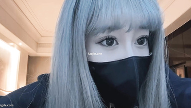 2025年10月最新，【重磅】極品反差推特女大學生【少蘿涵】付費大尺度視頻，完美露臉，清純反差愛約炮，白虎粉穴 (1)