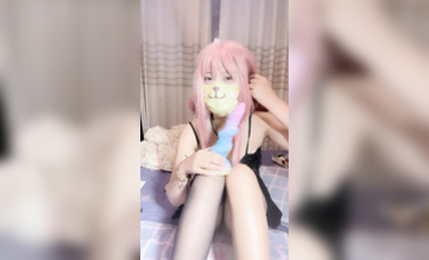 少蘿溫卿-顏值還是非常不錯的，少蘿類型的黃播，性格挺活潑可愛的，搭配各種軟妹裝，再加上尺度不低的整活能力，挺有看頭的 (98)