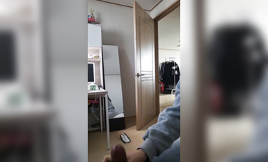 韓國大叔清純美少女和大叔激情啪啪，美妙的酮體鮮嫩白虎，激勾G點_赤裸爆操輸出_口爆小嘴 (4)