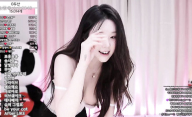 韓國女主播 eli05021212 艾莉_高顏值極品大奶主播最新福利，露臉性感抖奶裸舞 (19)