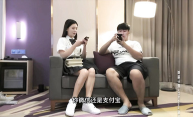 JK制服校園妹 聲嬌體柔奶子大，床上瘋狂大戰十分耐艹！