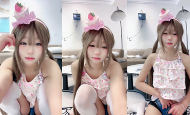 05年可愛小蘿莉 玉米mm 直播大秀絲襪美腿，自慰噴水 粉嫩小穴 (7)